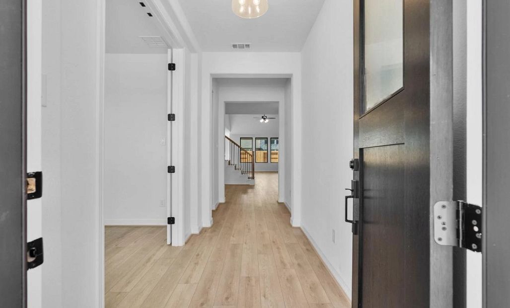 Sample product photo. Actual exterior and interior selections may vary by homesite. Photo may be