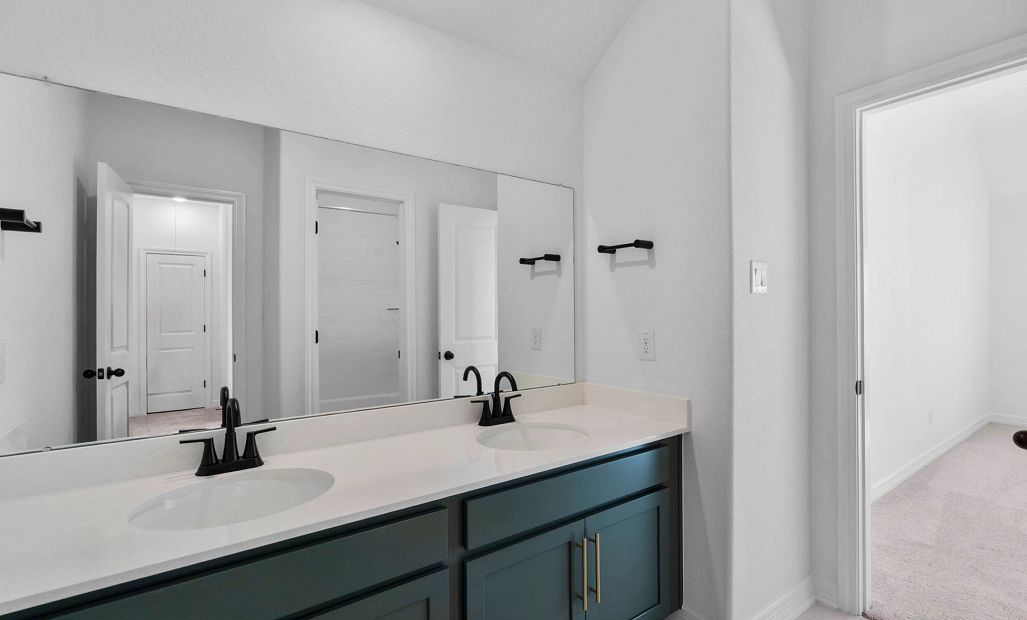 Sample product photo. Actual exterior and interior selections may vary by homesite. Photo may be