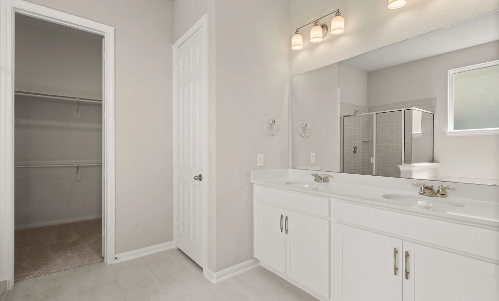 Sample product photo. Actual exterior and interior selections may vary by homesite. Photo may be