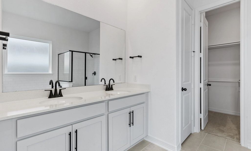 Sample product photo. Actual exterior and interior selections may vary by homesite. Photo may be