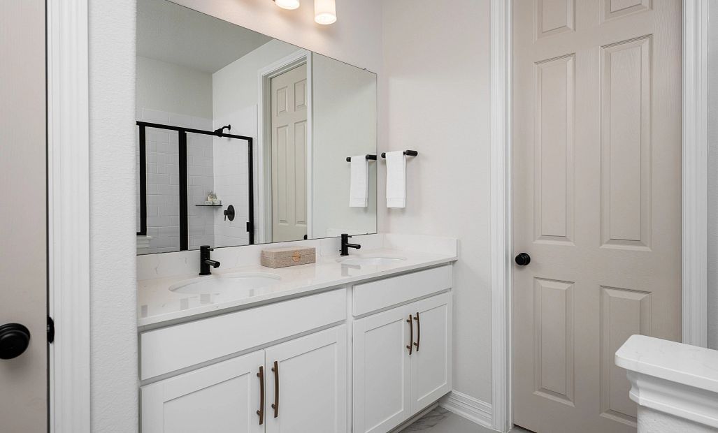 Sample product photo. Actual exterior and interior selections may vary by homesite. Photo may be