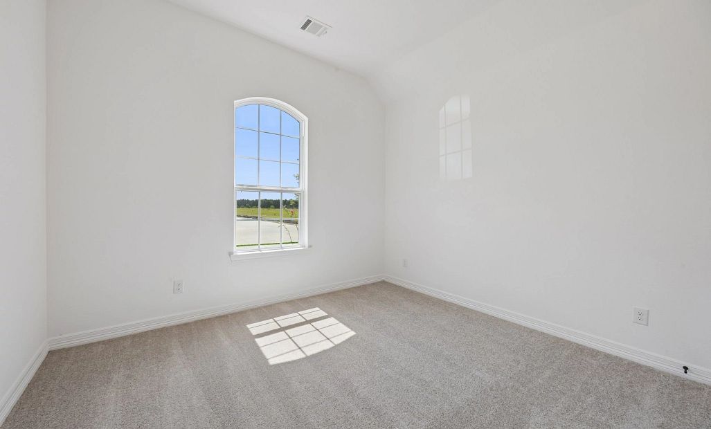 Secondary bedroom