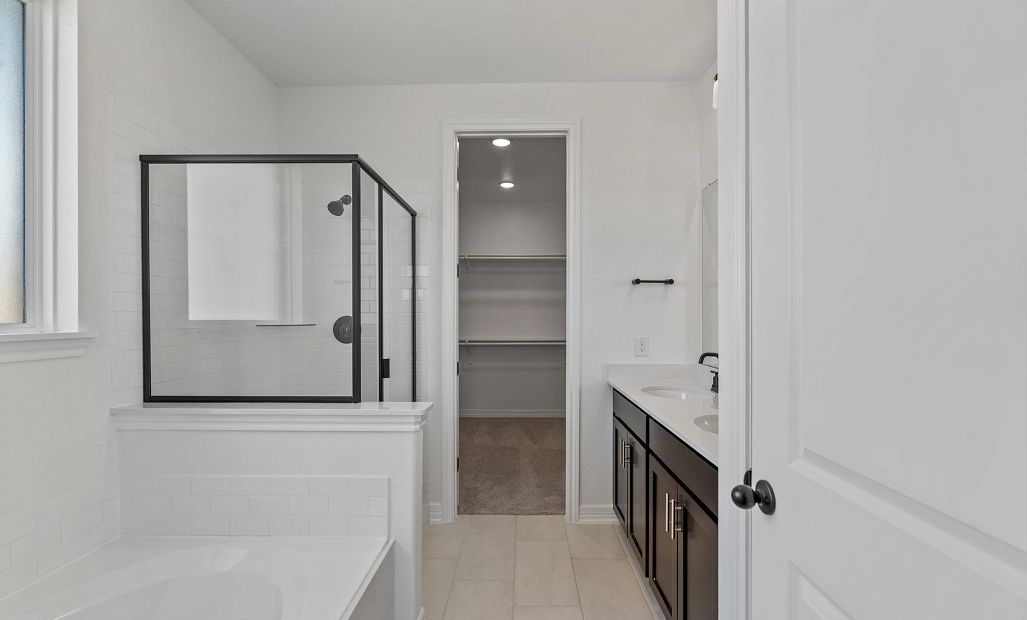 Sample product photo. Actual exterior and interior selections may vary by homesite. Photo may be