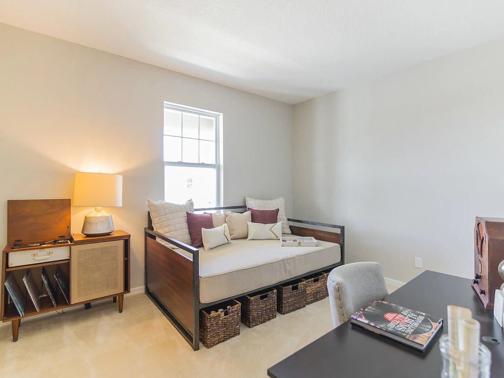 Catamaran Cove - Douglas Interior Image 8