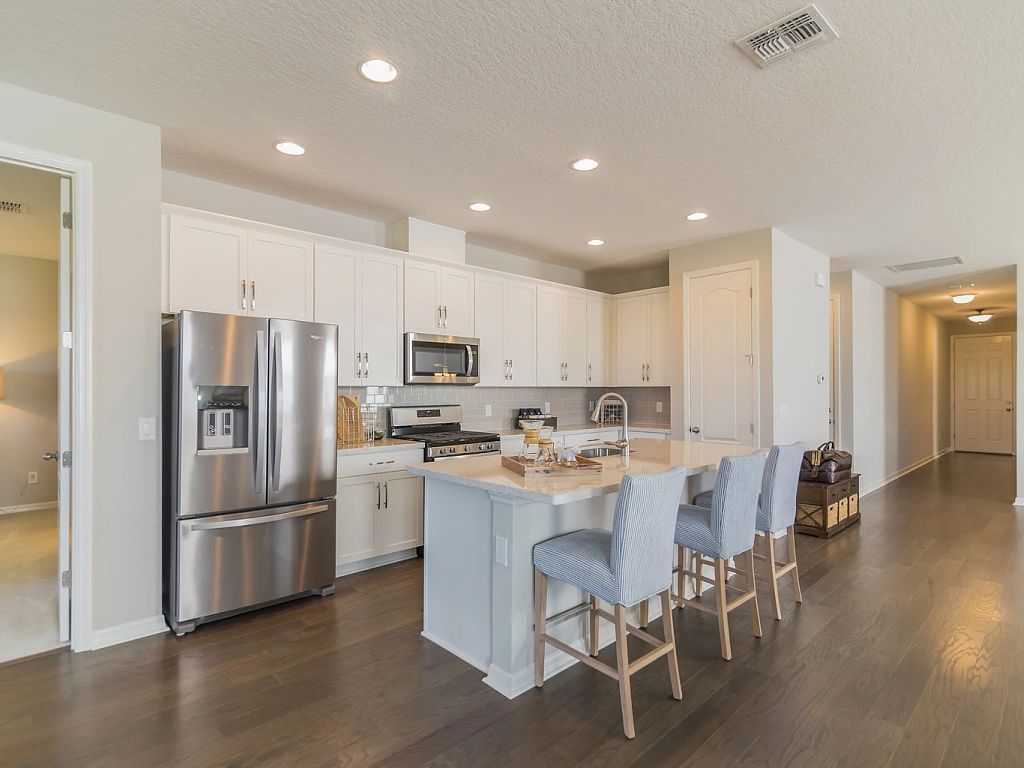 Catamaran Cove - Douglas Interior Image 9
