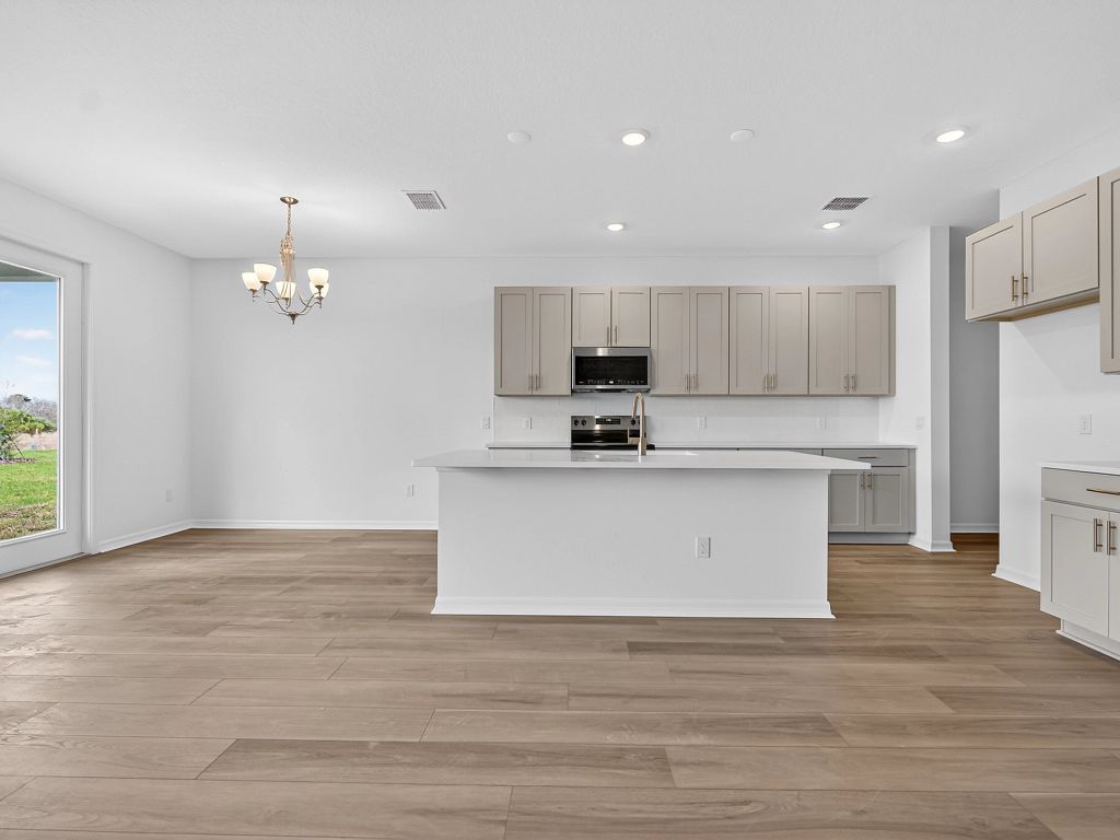 Catamaran Cove - Sebago Interior Image 5