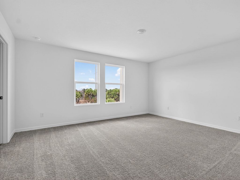 Catamaran Cove - Sebago Interior Image 6