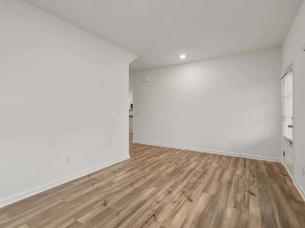 The Pointe at Heron Bay - Baker Interior Image 33