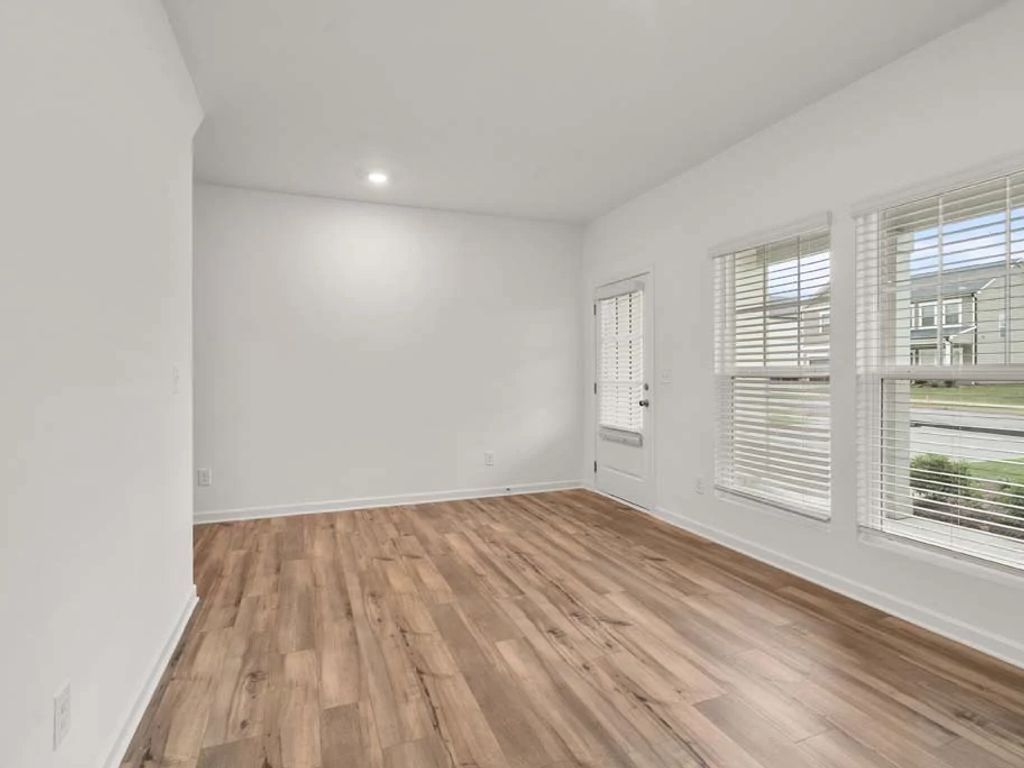 The Pointe at Heron Bay - Baker Interior Image 34
