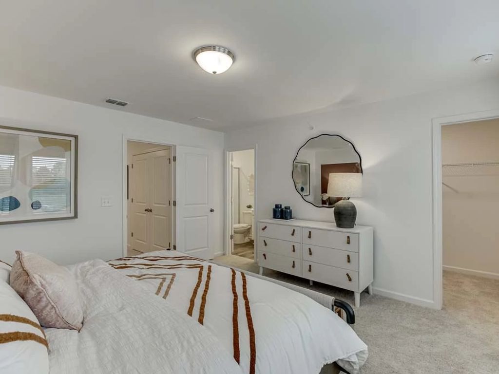 Laurelwood - Cedar Interior Image 25