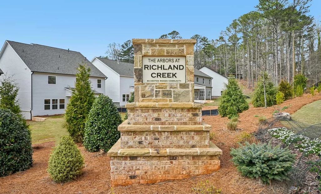 Welcome Home to Arbors At Richland Creek!