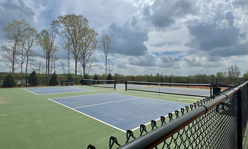 Eastlyn Crossing Pickleball Courts