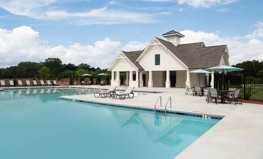 Eastlyn Crossing Pool