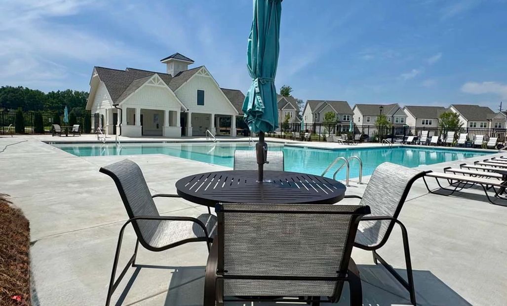 Eastlyn Crossing Pool