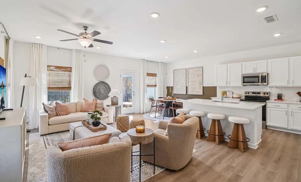 Sample Photo: Family Room