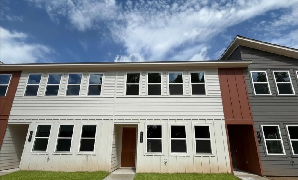 1611 Worley Way NW (Cedar)
