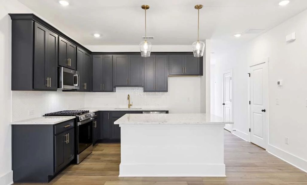 Sample Photo: Kitchen featuring Luxe Collection Finishes