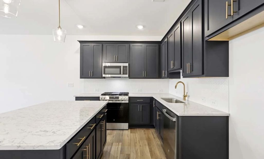 Sample Photo: Kitchen featuring Luxe Collection Finishes