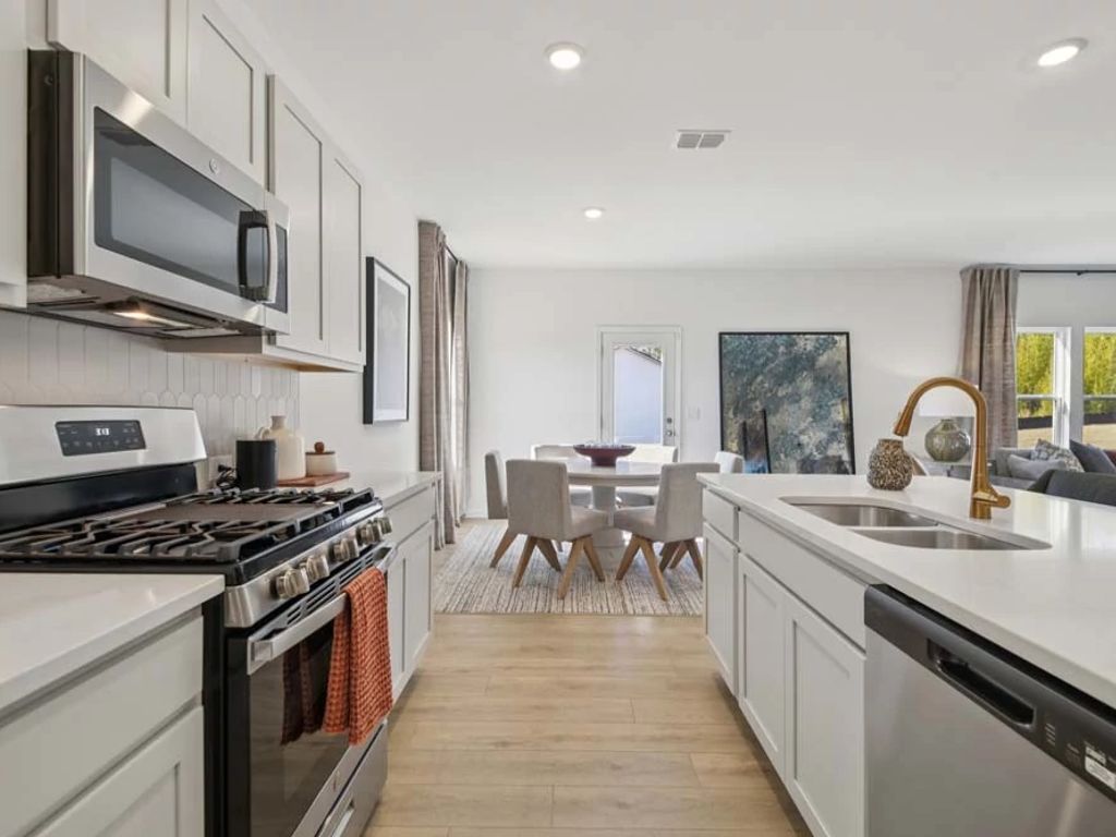 The Pointe at Heron Bay - Astrid Interior Image 15