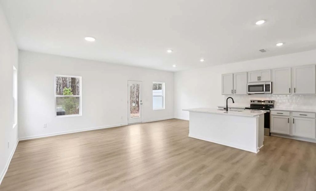 Sample Photo: Family Room