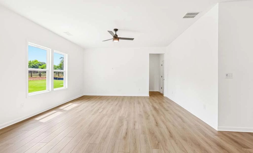 Sample Photo: Family Room