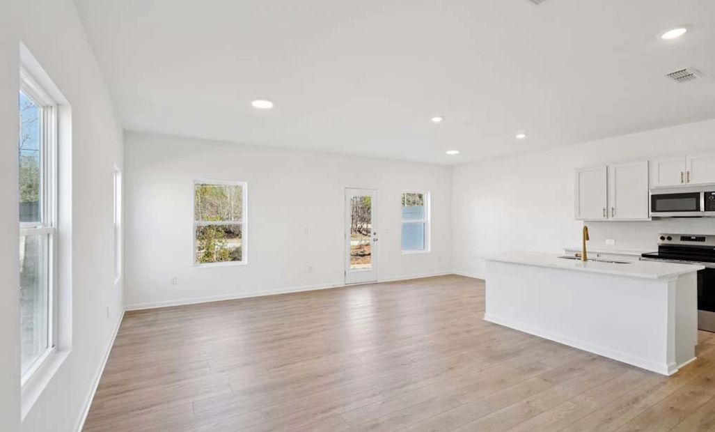 Sample Photo: Family Room