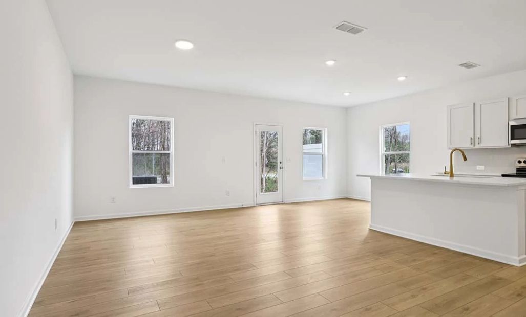 Sample Photo: Family Room