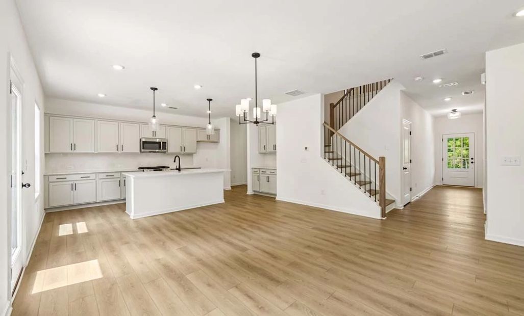 Sample Photo: Dining Area & Kitchen
