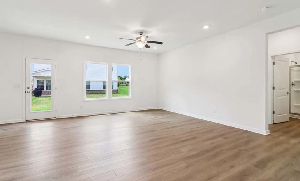 Sample Photo: Family Room