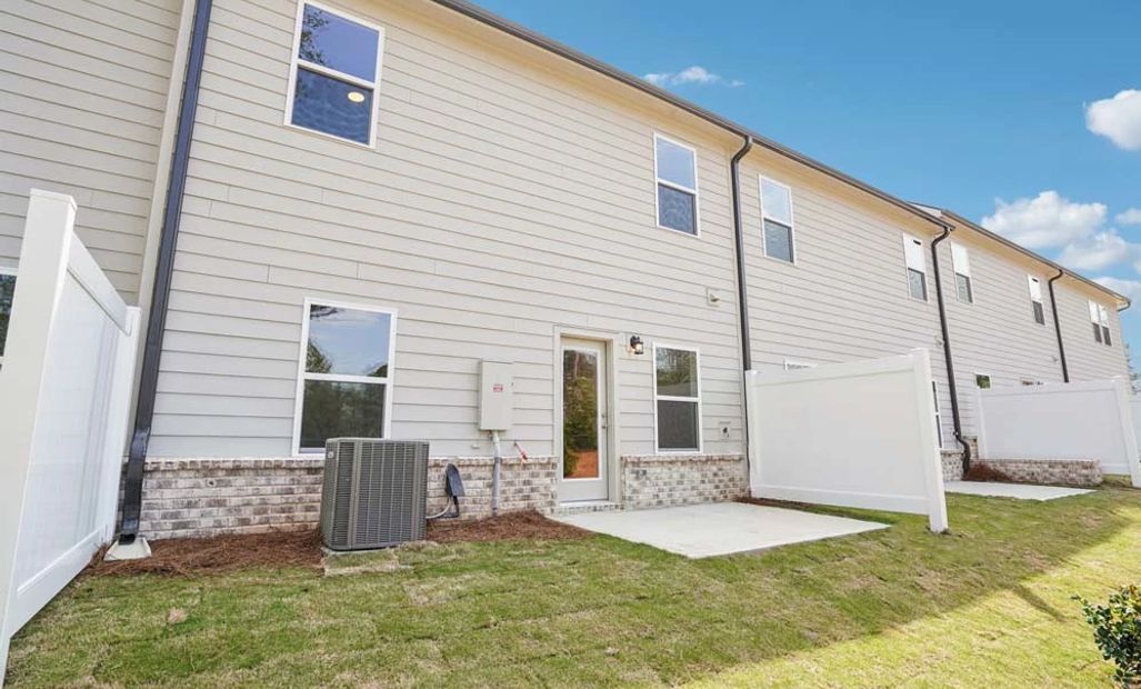 Sample Photo: Rear Exterior