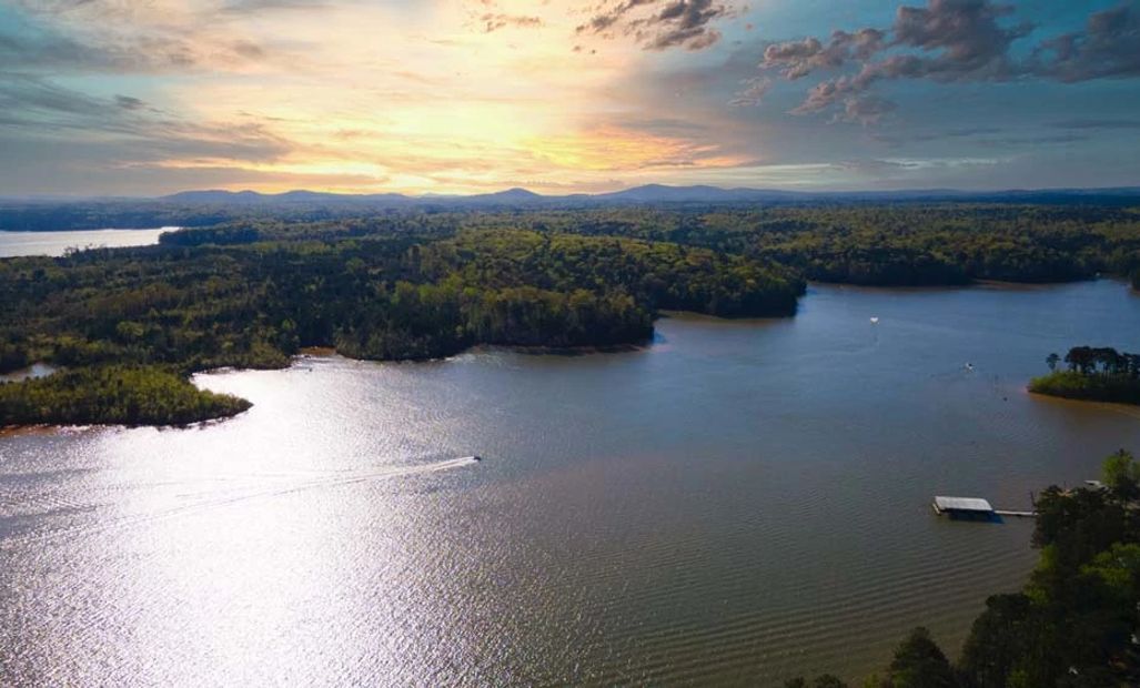 Minutes Away from Lake Allatoona