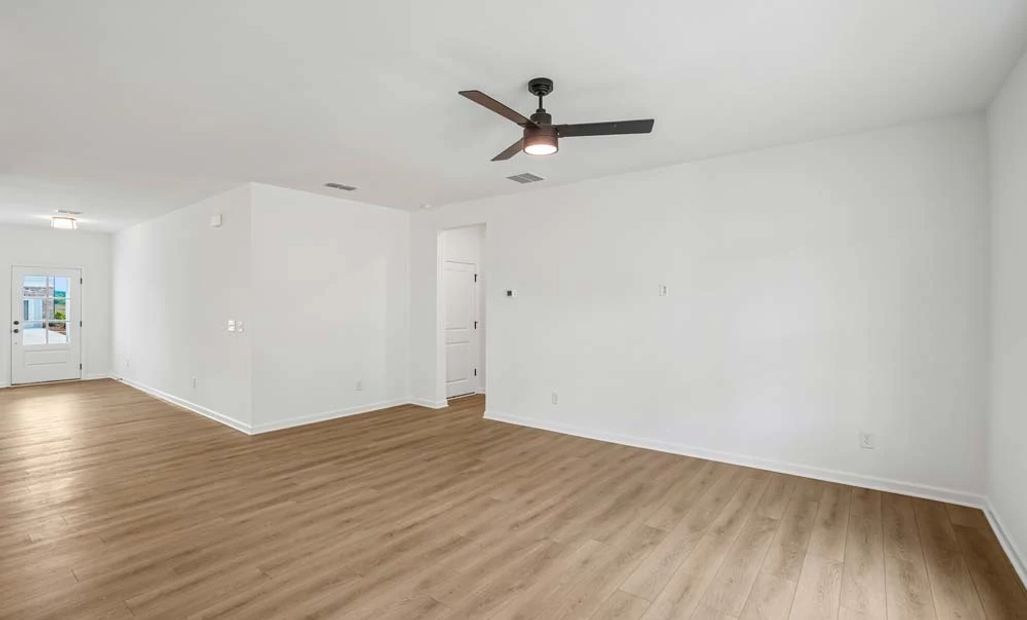 Sample Photo: Family Room