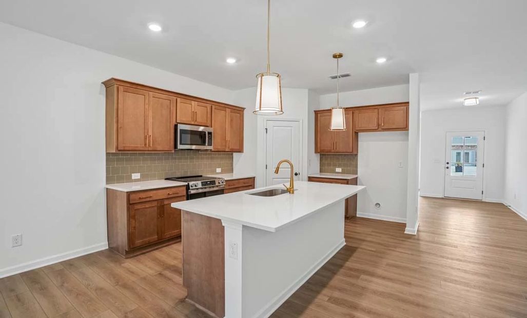 Sample Photo: Kitchen Featuring Laguna Collection Finishes