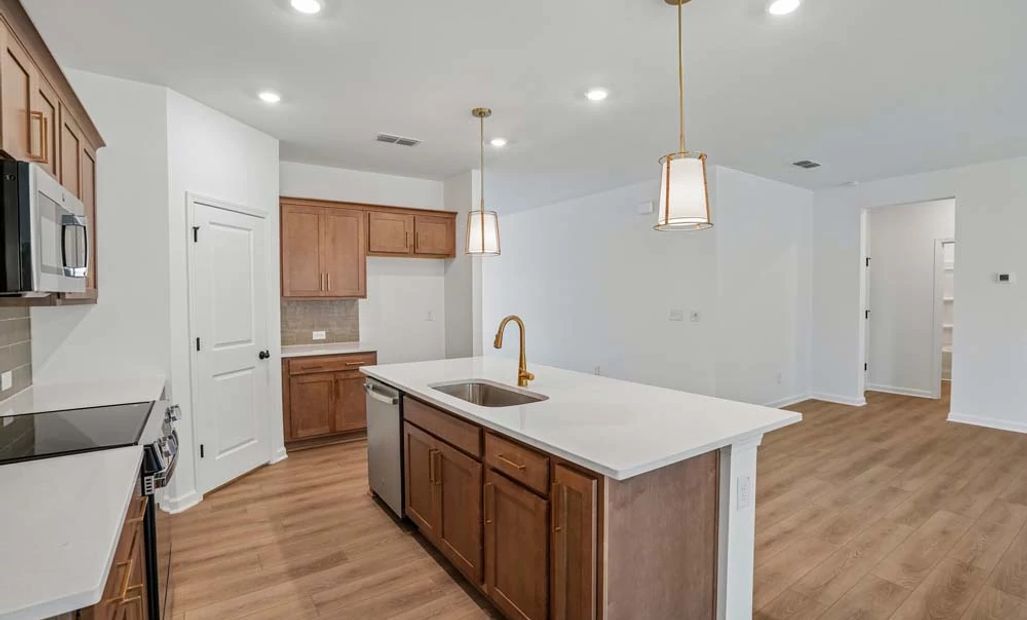 Sample Photo: Kitchen Featuring Laguna Collection Finishes