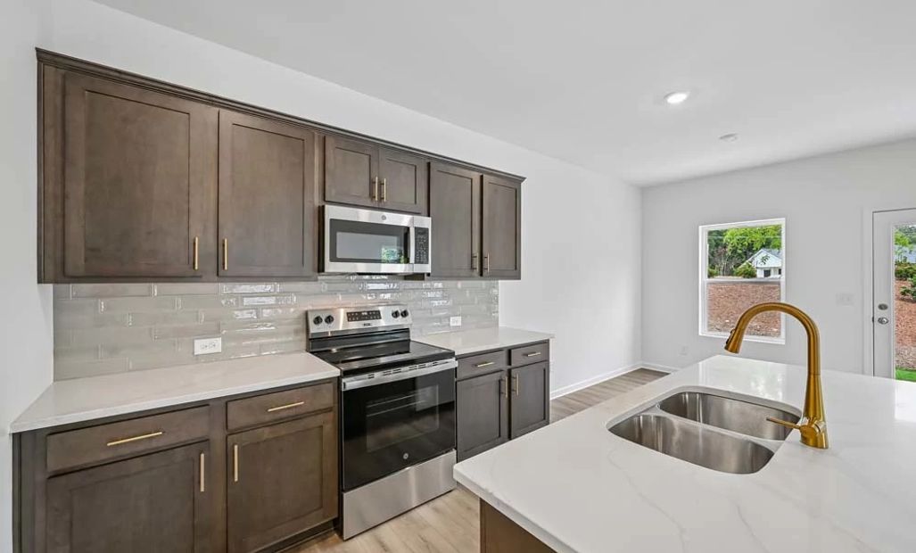 Kitchen featuring Oxford Collection Finishes