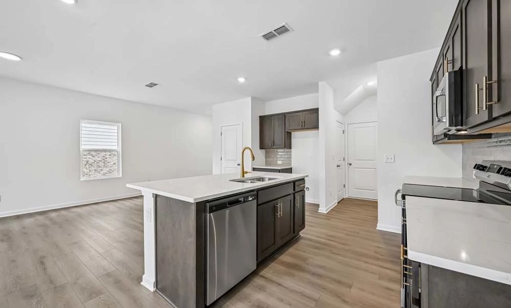 Kitchen featuring Oxford Collection Finishes