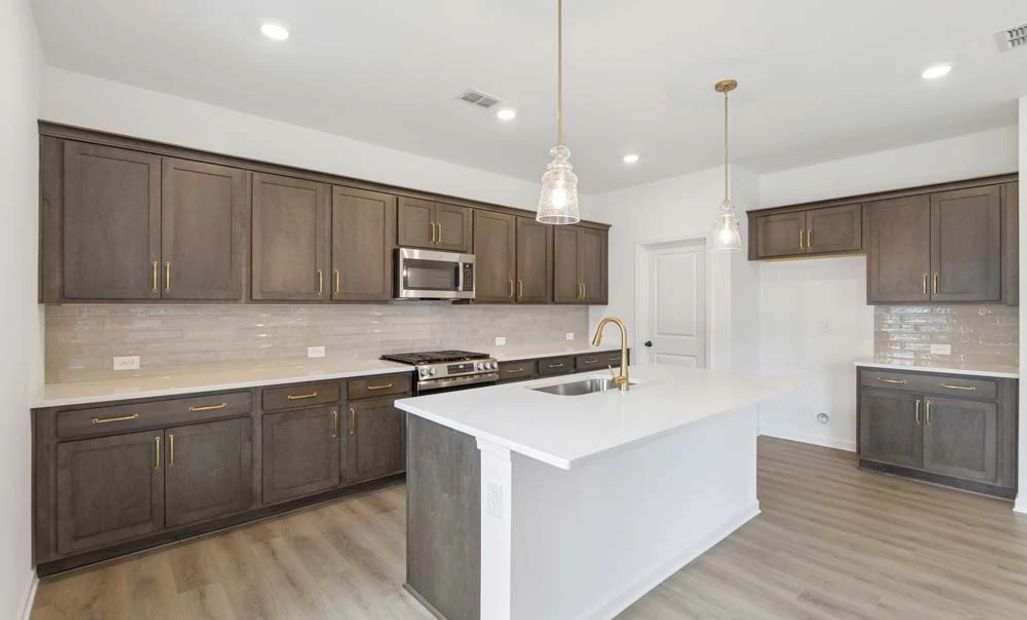Kitchen featuring Oxford Collection Finishes