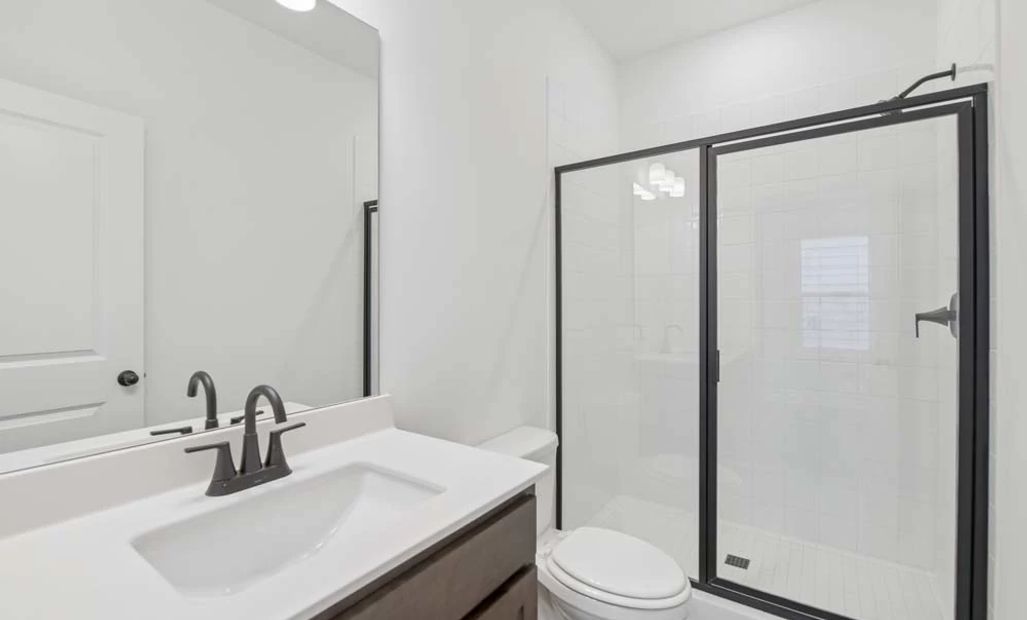 Guest Bathroom featuring Oxford Collection Finishes