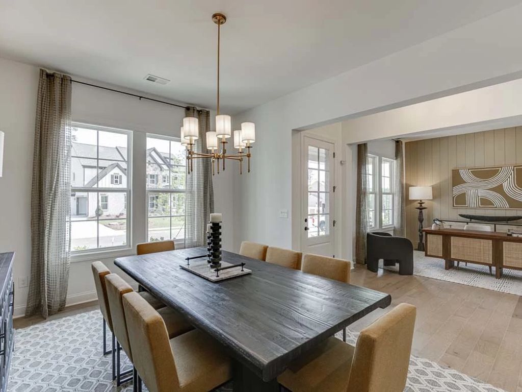 Sterling Crest - Cromwell Interior Image 4