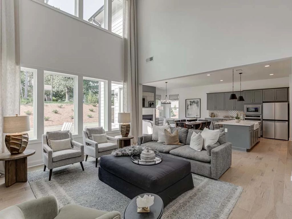Sterling Crest - Cromwell Interior Image 5