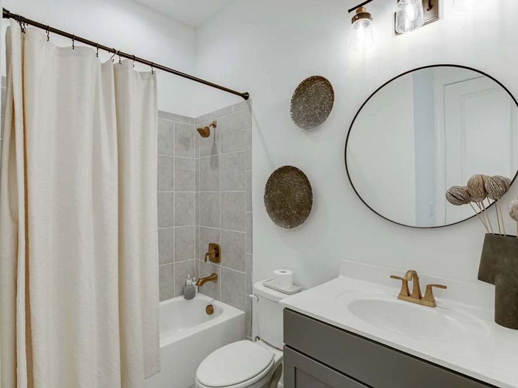 Sterling Crest - Cromwell Interior Image 12