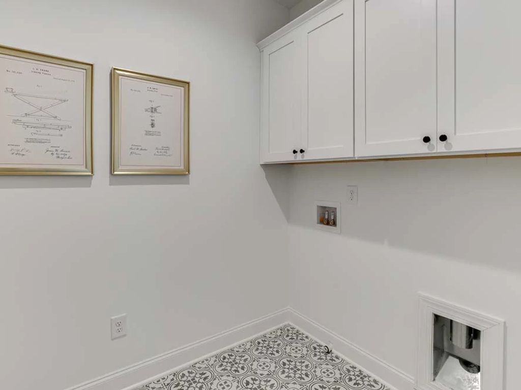 Sterling Crest - Cromwell Interior Image 13