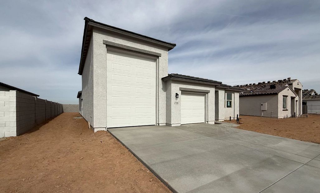 47050 W Pecan Woods (Opal RV Garage)