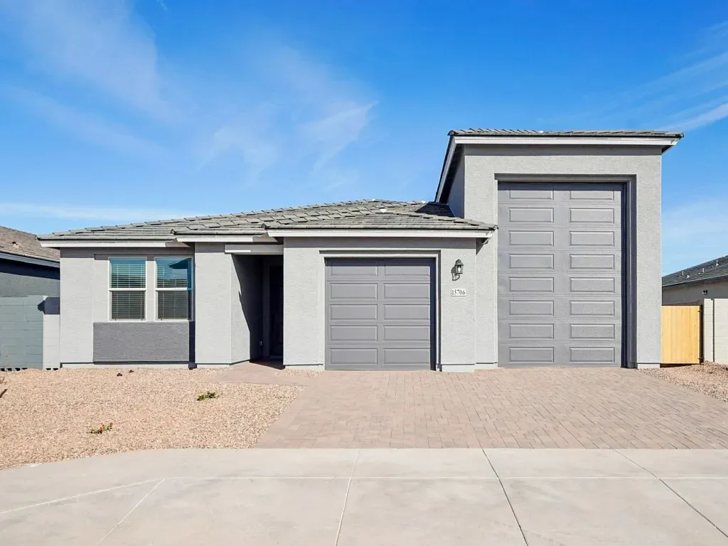 Opal RV Garage - Estrella Crossing: Laveen, Arizona - Ashton Woods