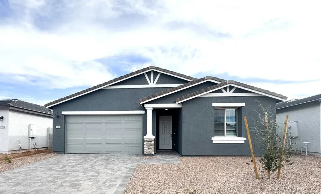 Larkspur - Stonebridge Manor: Waddell, Arizona - Ashton Woods