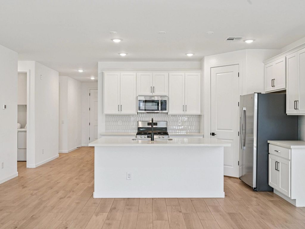 Aloravita - Sage Interior Image 8