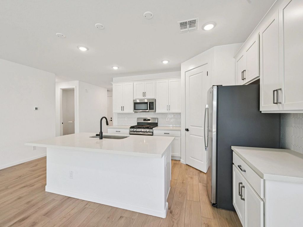 Aloravita - Sage Interior Image 9
