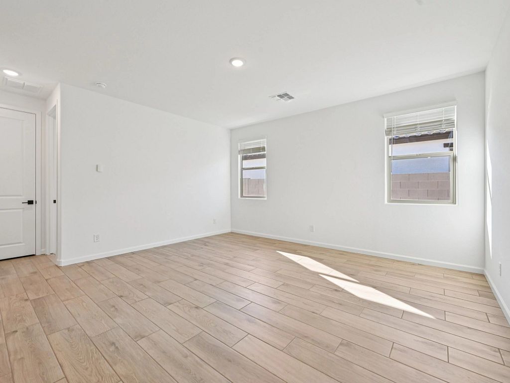 Aloravita - Sage Interior Image 11