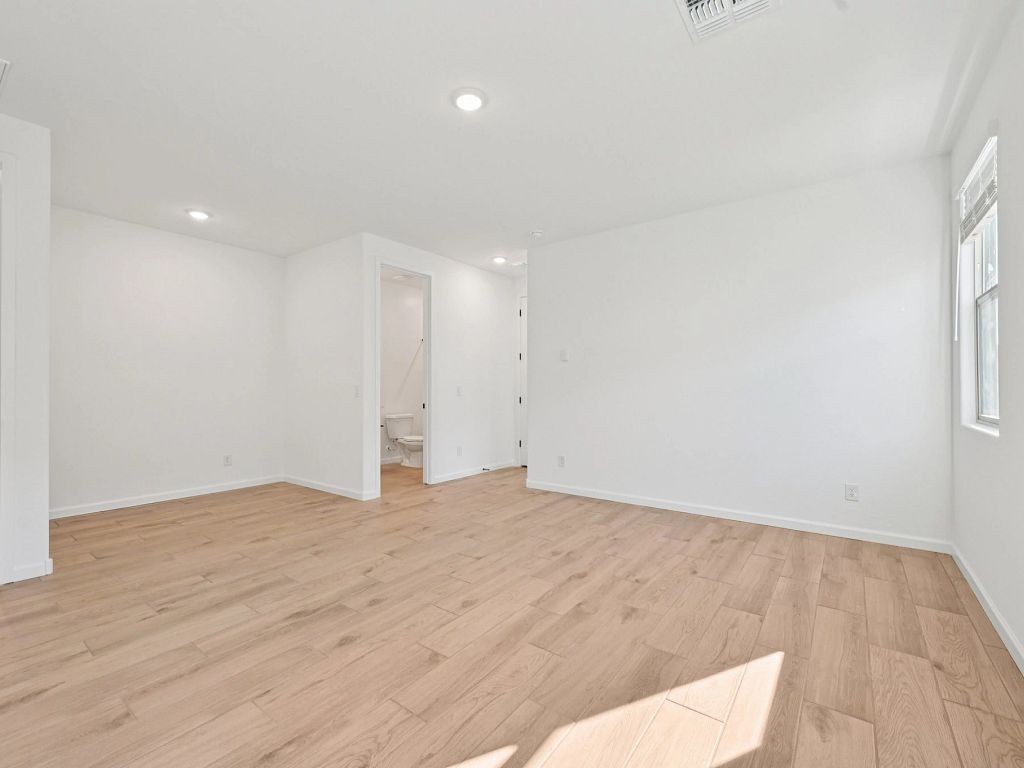 Aloravita - Sage Interior Image 12