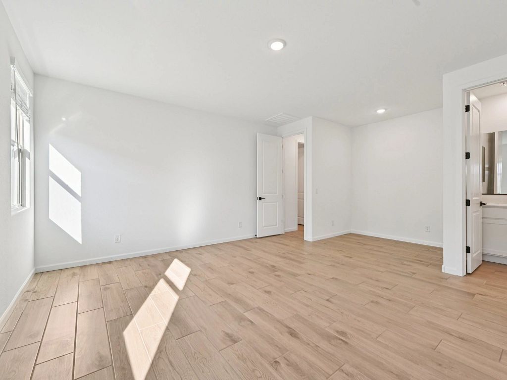 Aloravita - Sage Interior Image 13